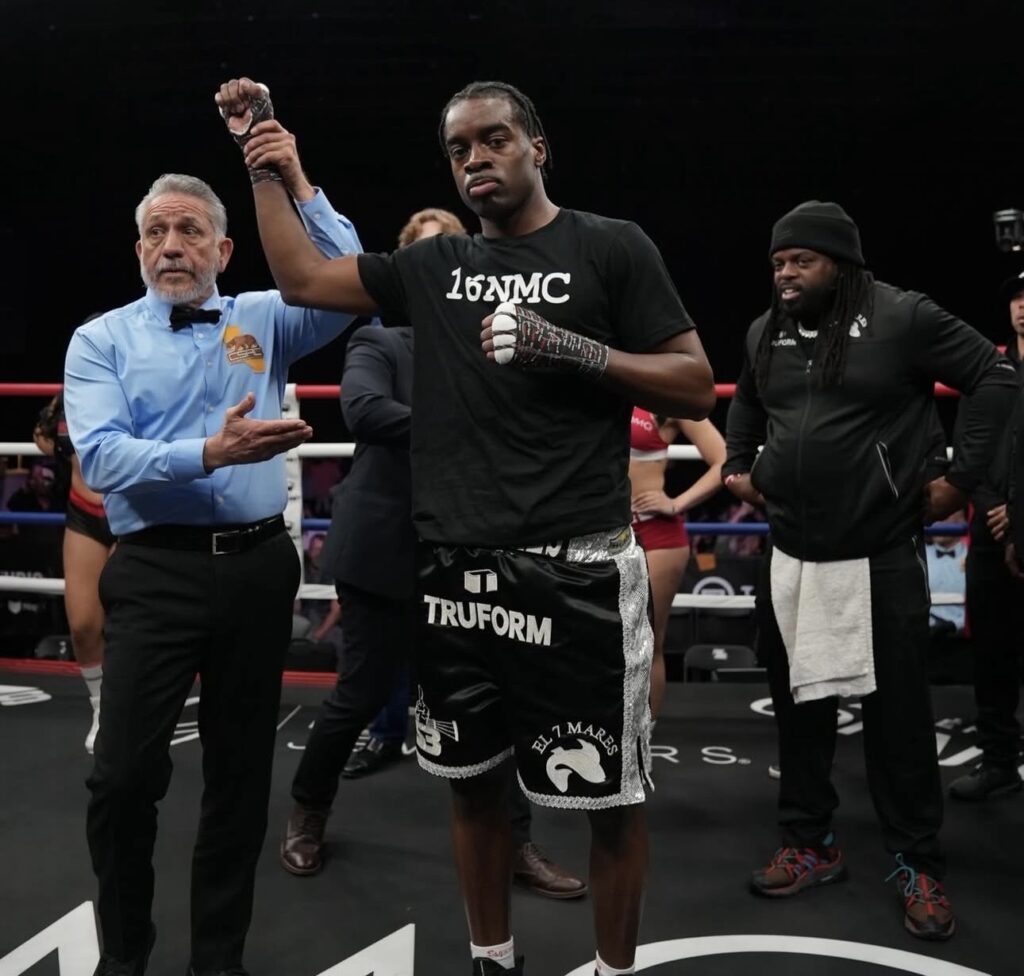 Samuel Arnold III retains his NABA crown with first-round KO